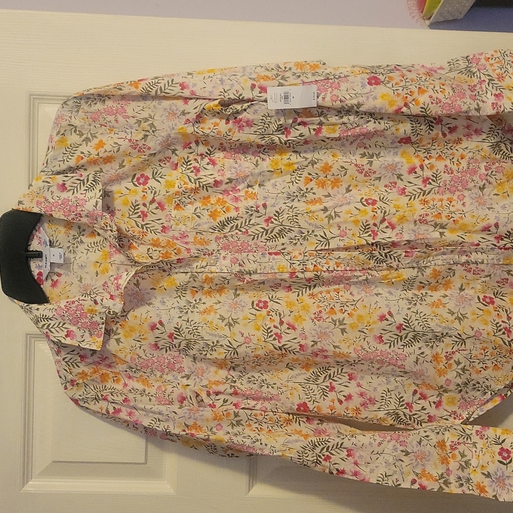 New Shirt size medium, old navy,new